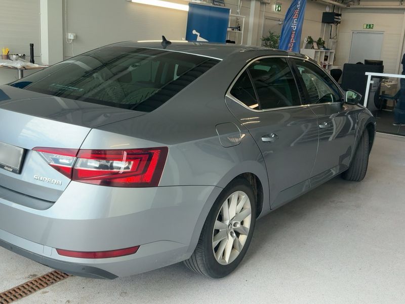 car Skoda Superb id84308 photo #6