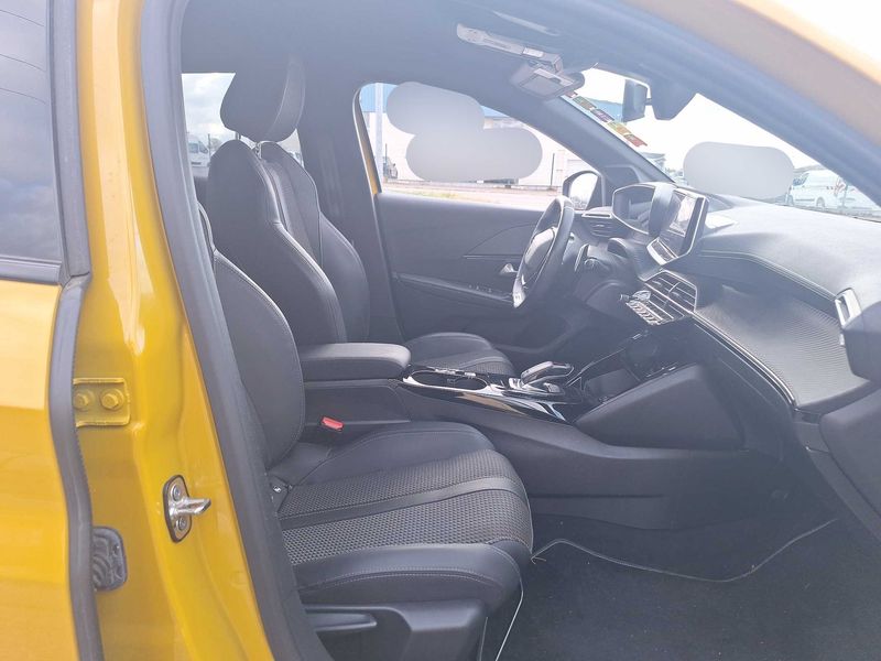 car Peugeot 208 id84332 photo #10
