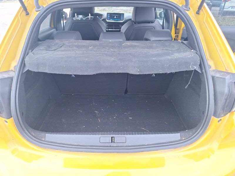 car Peugeot 208 id84332 photo #9