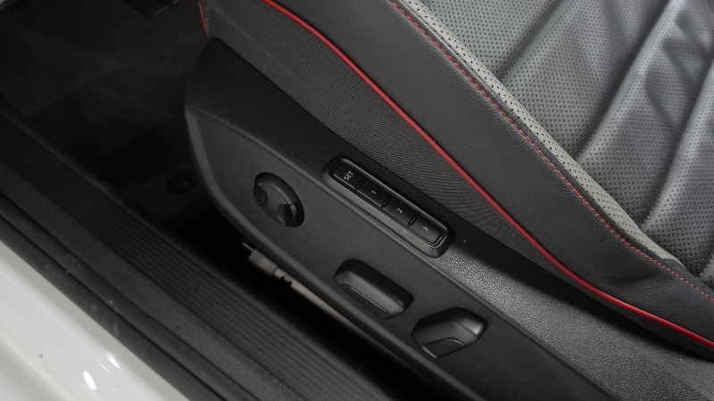 car Volkswagen Golf id84342 photo #16