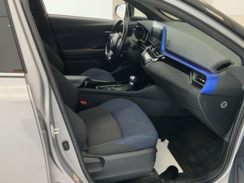 car Toyota C-HR id84385 photo #11