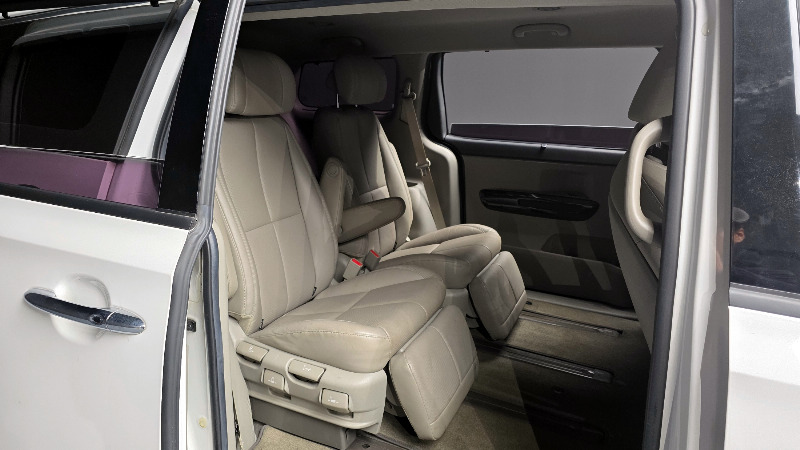 car KIA Carnival id85053 photo #12