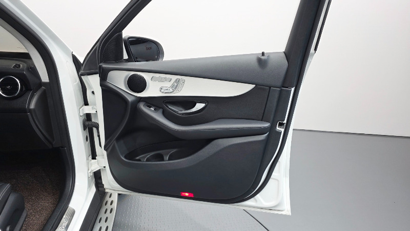 car Mercedes Benz GLC id85105 photo #24