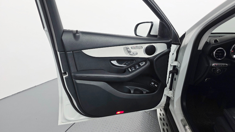 car Mercedes Benz GLC id85105 photo #25