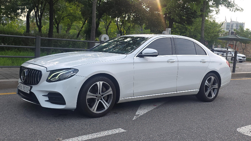 car Mercedes Benz E Class id85177 main photo