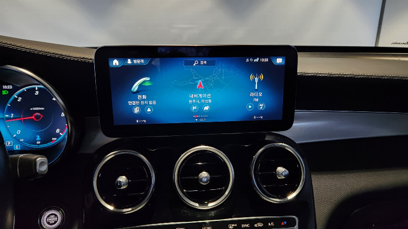 car Mercedes Benz GLC id85183 photo #16