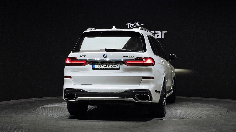car BMW X7 id85346 photo #4