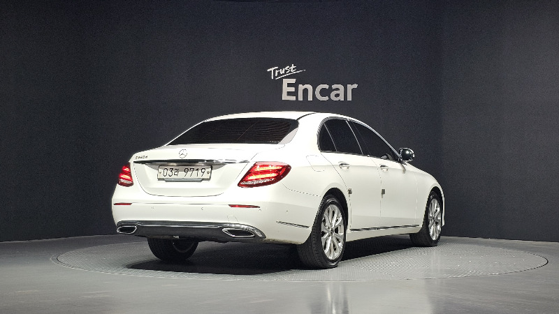 car Mercedes Benz E Class id85405 photo #2