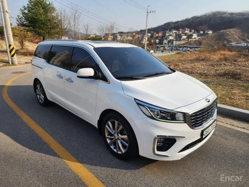 car KIA Carnival id85500 main photo