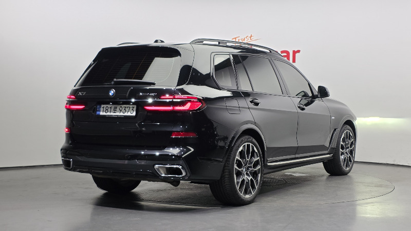 car BMW X7 id85514 photo #2