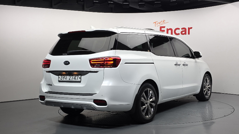 car KIA Carnival id85620 photo #2