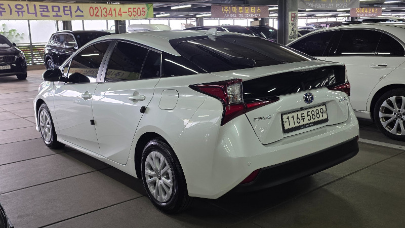 car Toyota Prius id85650 photo #2