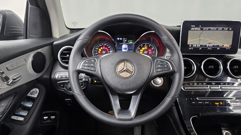 car Mercedes Benz GLC id85659 photo #12