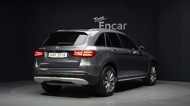 car Mercedes Benz GLC id85659 photo #2