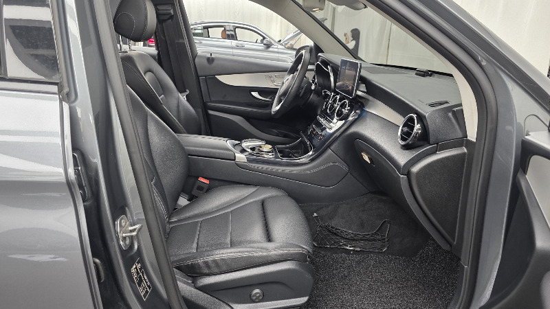 car Mercedes Benz GLC id85659 photo #26