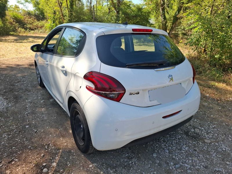 car Peugeot 208 id86659 photo #3