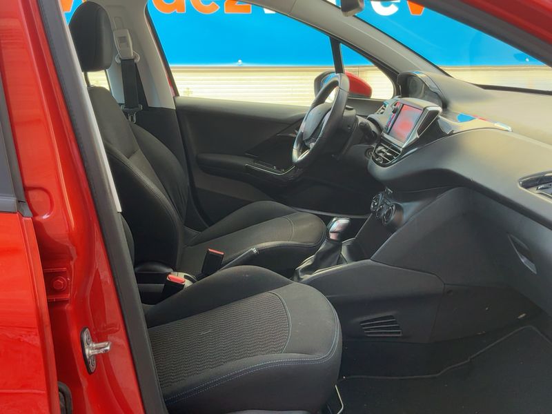 car Peugeot 208 id86853 photo #11