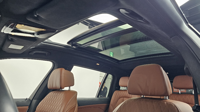 car BMW X7 id87363 photo #19