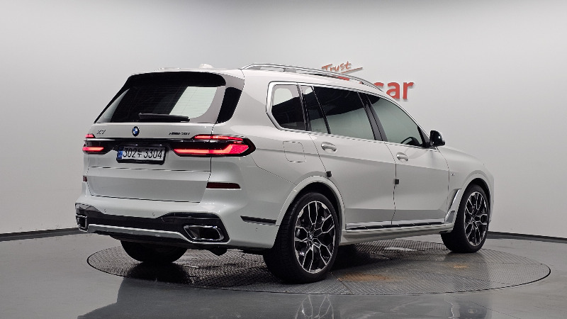 car BMW X7 id87376 photo #2