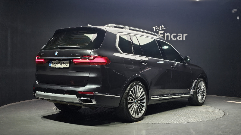 car BMW X7 id87380 photo #2