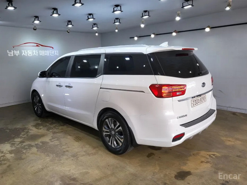 car KIA Carnival id87657 photo #6