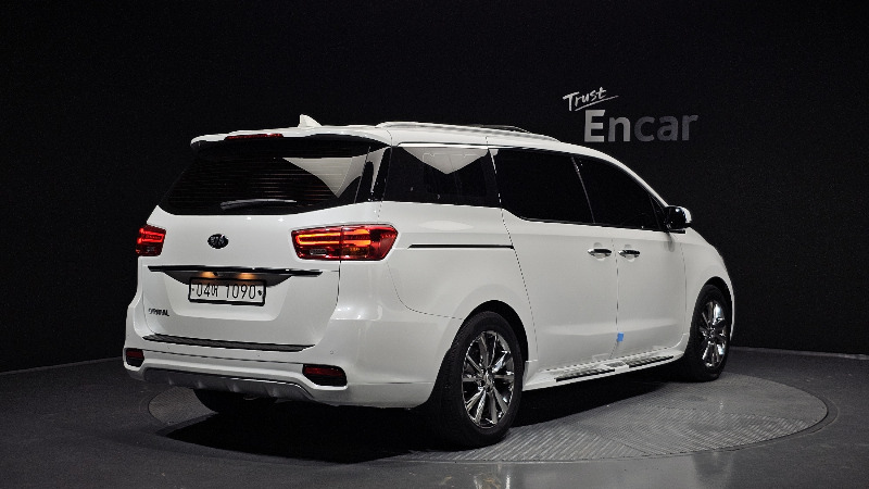 car KIA Carnival id87849 photo #2