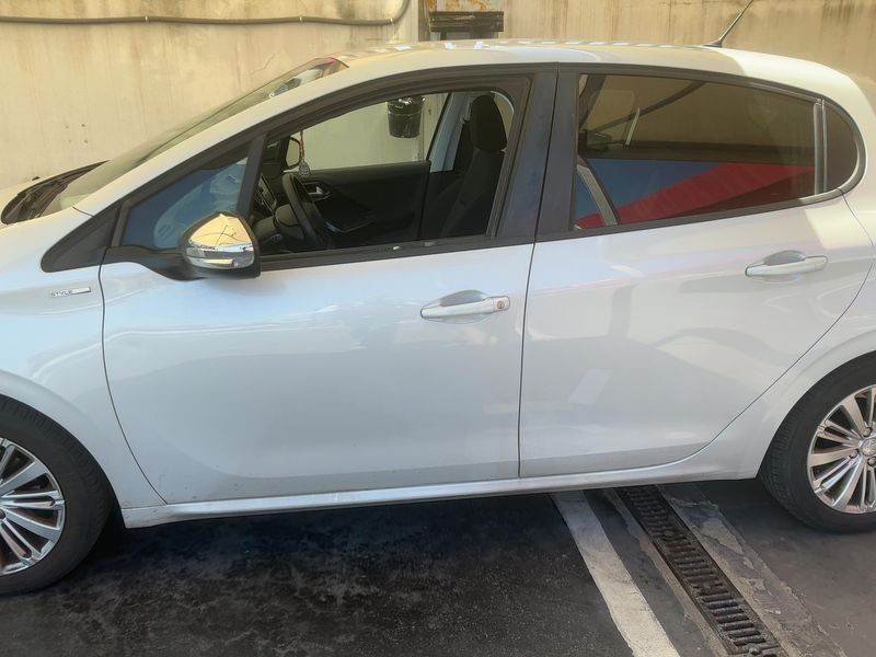 car Peugeot 208 id89112 photo #4