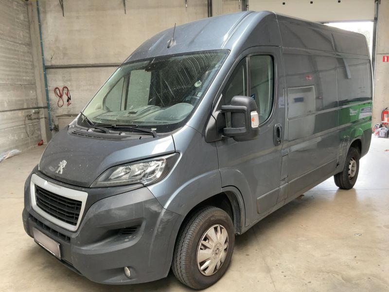 car Peugeot Boxer id90247 main photo
