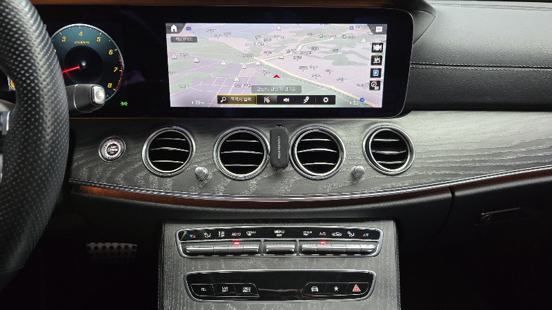 car Mercedes Benz E Class id91653 photo #16