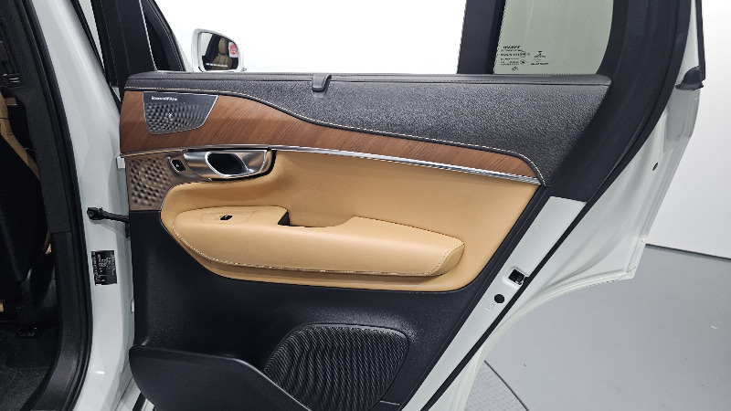 car Volvo XC90 id93290 photo #27