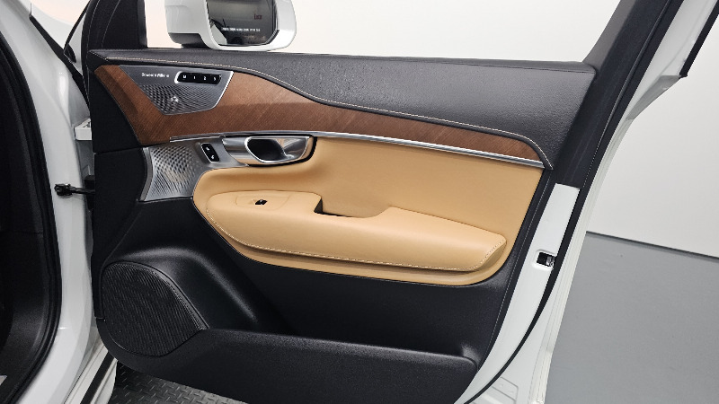 car Volvo XC90 id93290 photo #28