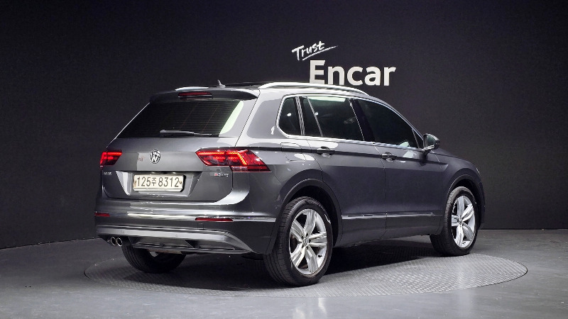 car Volkswagen Tiguan id93631 photo #2