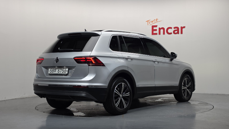 car Volkswagen Tiguan id93855 photo #2