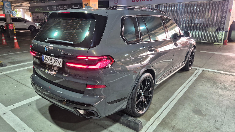 car BMW X7 id94086 photo #2