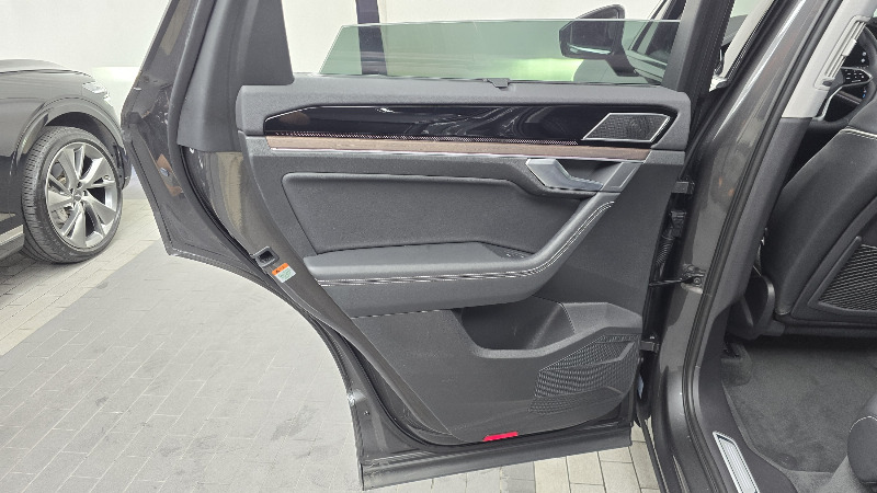 car Volkswagen Touareg id94302 photo #25