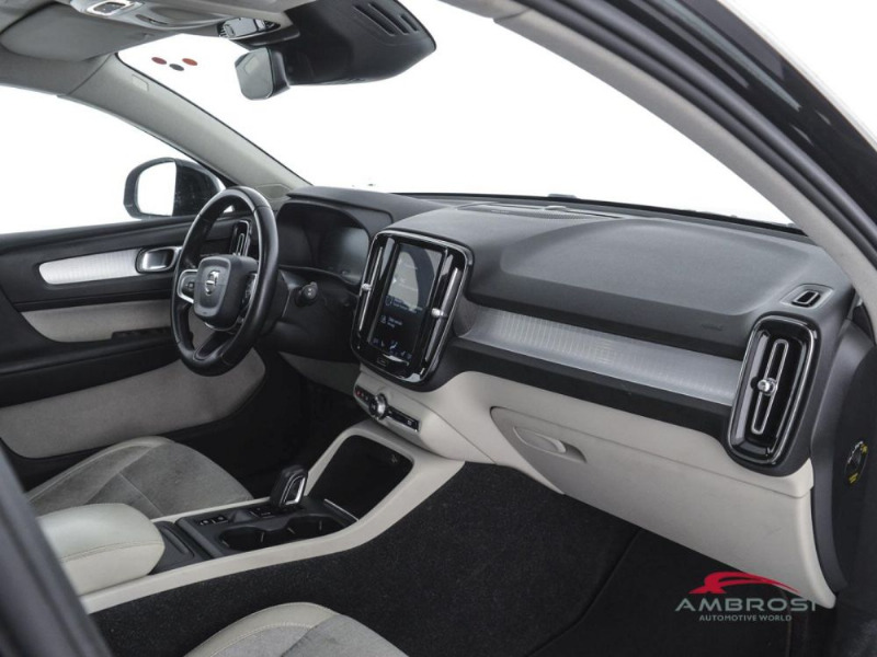 car Volvo XC40 id95154 photo #7