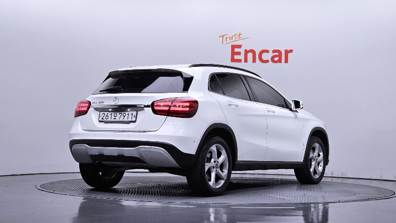 car Mercedes Benz GLA id95574 photo #2