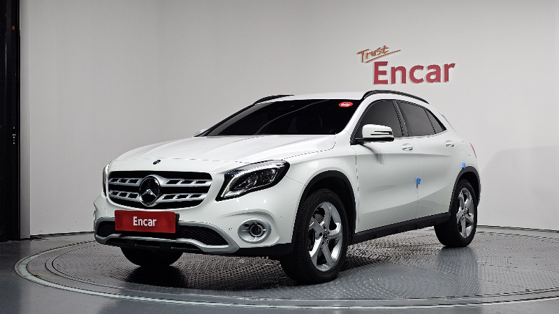 car Mercedes Benz GLA id96351 main photo