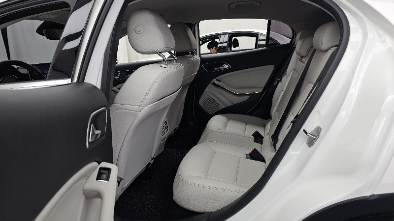 car Mercedes Benz GLA id96351 photo #12