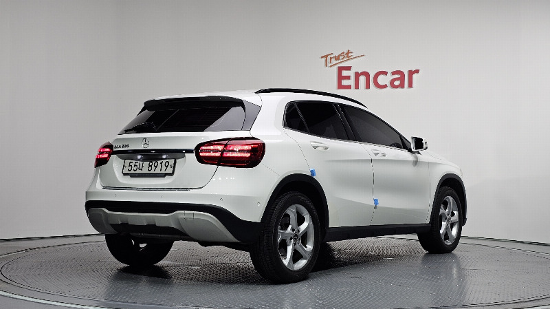 car Mercedes Benz GLA id96351 photo #2