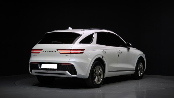 car Genesis GV70 id15540 photo #2