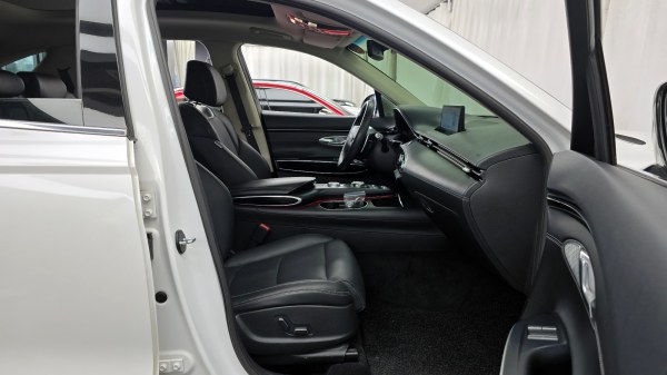 car Genesis GV70 id15540 photo #5