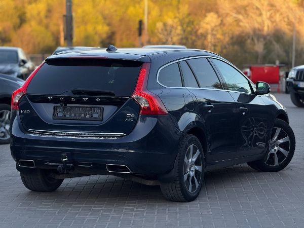 car Volvo V60 id15569 photo #2