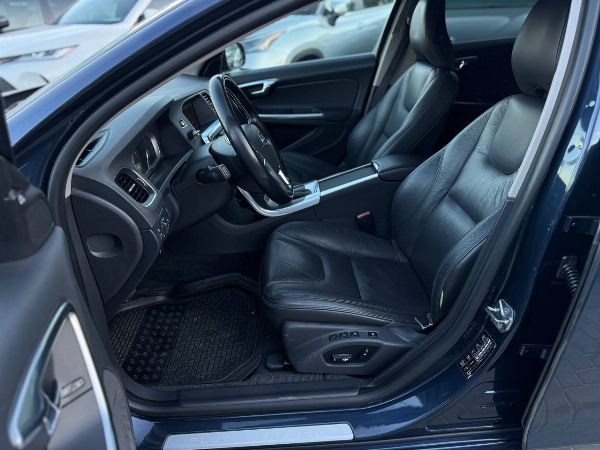 car Volvo V60 id15569 photo #5