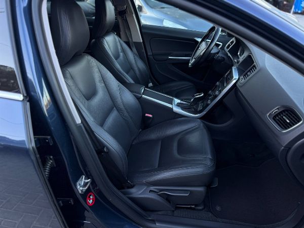 car Volvo V60 id15569 photo #6