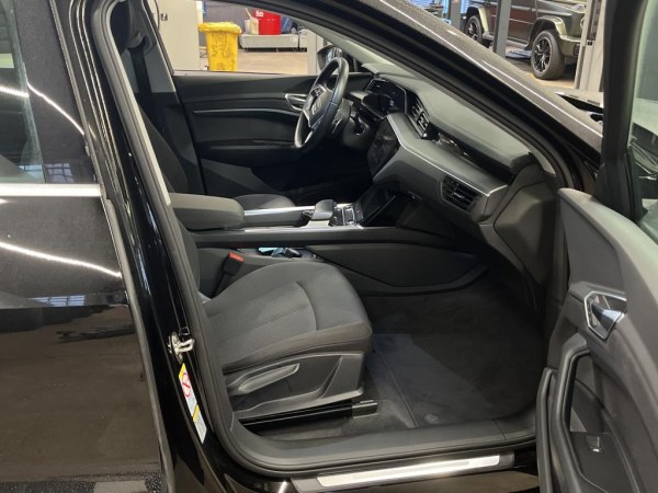 car Audi e-tron id15752 photo #3