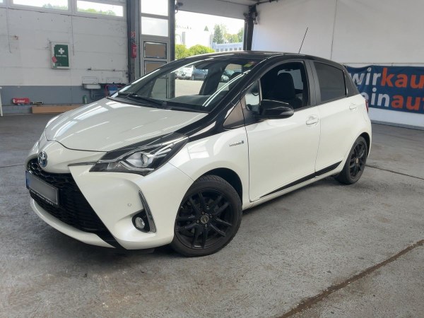 car Toyota Yaris id15763 main photo