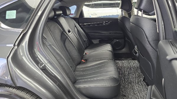 car Genesis G80 id15889 photo #12