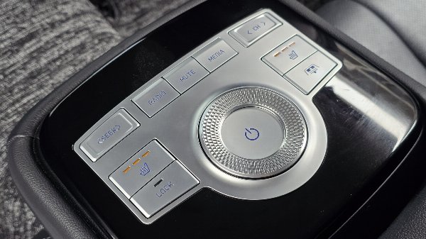 car Genesis G80 id15889 photo #19