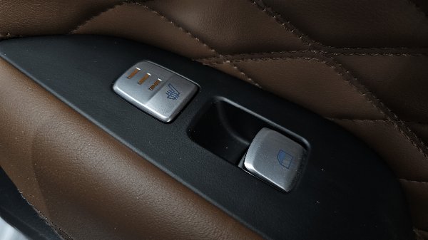 car Genesis G70 id15934 photo #19